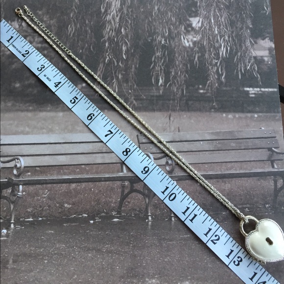 Heart Locket Necklace 🔐 - Picture 4 of 4